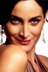 Кэрри-Энн Мосс