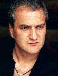 Александр Балуев