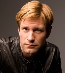 Аарон Экхарт