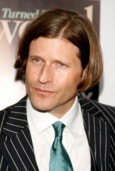 Криспин Гловер