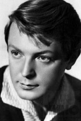 Олег Стриженов