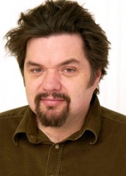 Оливер Плэтт